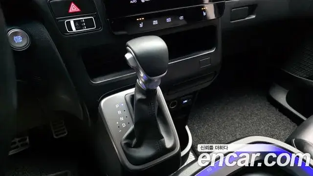 Hyundai Staria 2022 — Photo 9/20