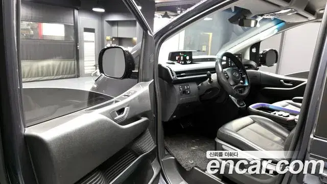 Hyundai Staria 2022 — Photo 10/20