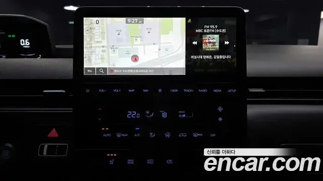 Hyundai Staria 2022 — Photo 15/20