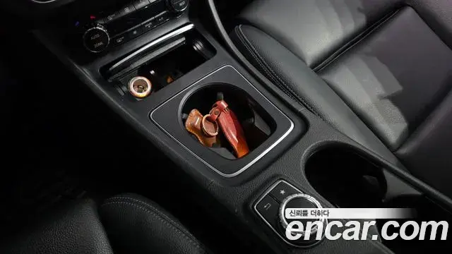 Mercedes-Benz GLA-Class 2018 — ფოტო 7/30