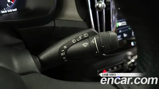 Volvo XC40 2021 — Photo 14/34