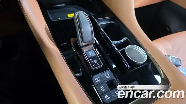 Toyota Alphard 2025 — Photo 9/20