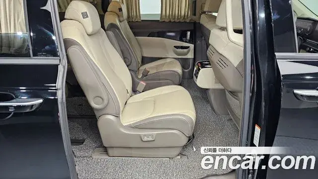 Kia Carnival 2021 — Фото 11/20