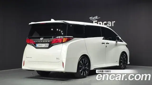 Toyota Alphard 2025 — Photo 2/20