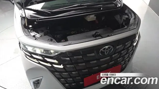 Toyota Alphard 2025 — Photo 6/20