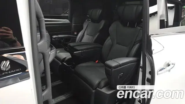 Toyota Alphard 2025 — Photo 11/20