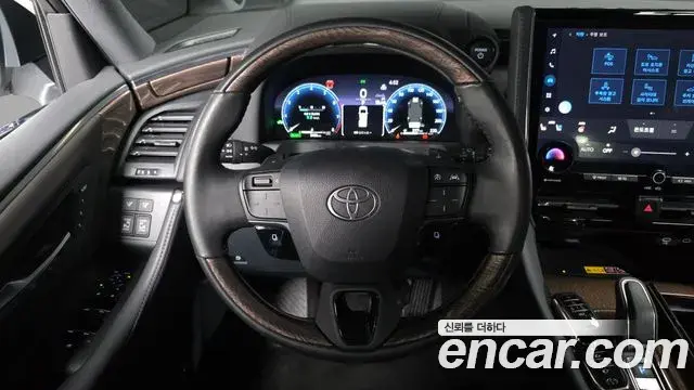 Toyota Alphard 2025 — Photo 14/20