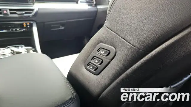 Kia K5 2023 — Şəkil 9/32
