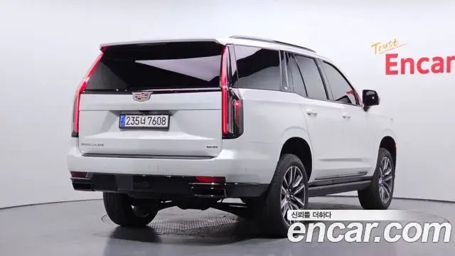Cadillac Escalade 2021 — Photo 2/20