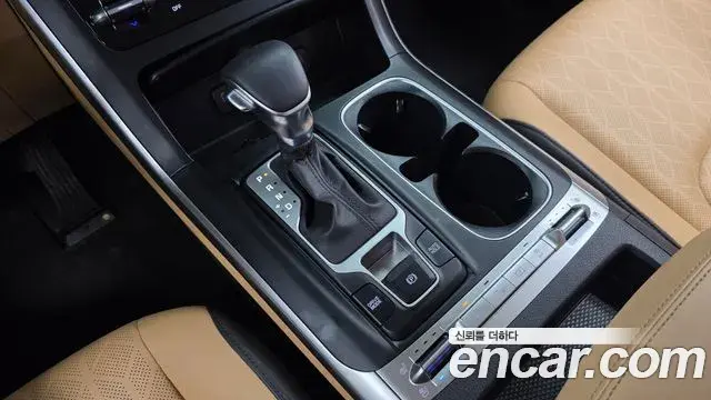 Kia Carnival 2022 — Photo 9/20