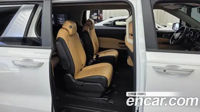 Kia Carnival 2022 — Photo 12/20