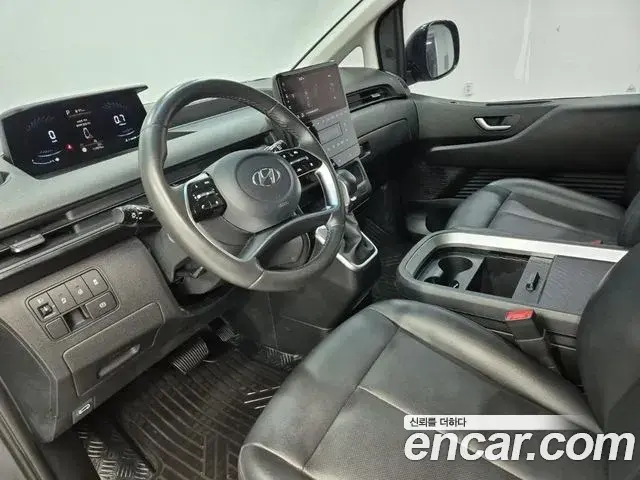 Hyundai Staria 2022 — Фото 6/18