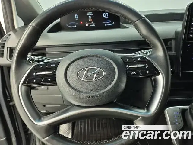 Hyundai Staria 2022 — Фото 8/18