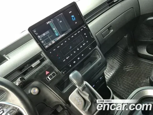Hyundai Staria 2022 — Фото 9/18