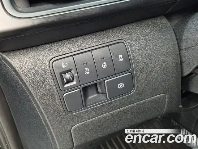 Hyundai Staria 2022 — Фото 16/18