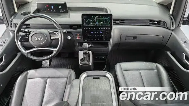 Hyundai Staria 2023 — Фото 7/20