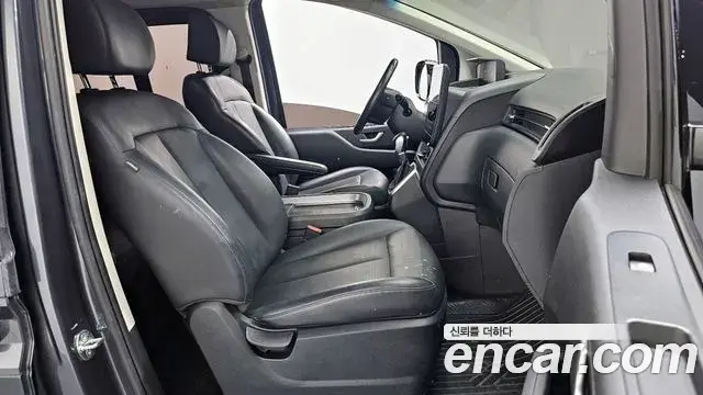 Hyundai Staria 2023 — Фото 11/20
