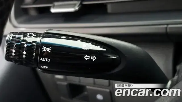 Hyundai Staria 2023 — Фото 18/20