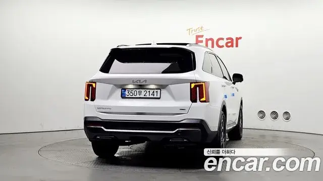 Kia Sorento 2023 — Şəkil 15/20