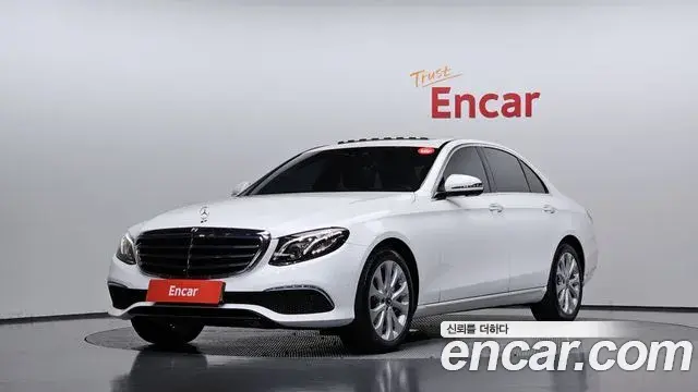 Mercedes-Benz E-Class 2018 — ფოტო 1/20