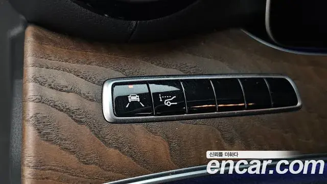 Mercedes-Benz E-Class 2018 — ფოტო 11/20