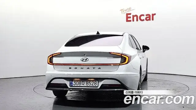 Hyundai Sonata 2022 — Фото 4/20