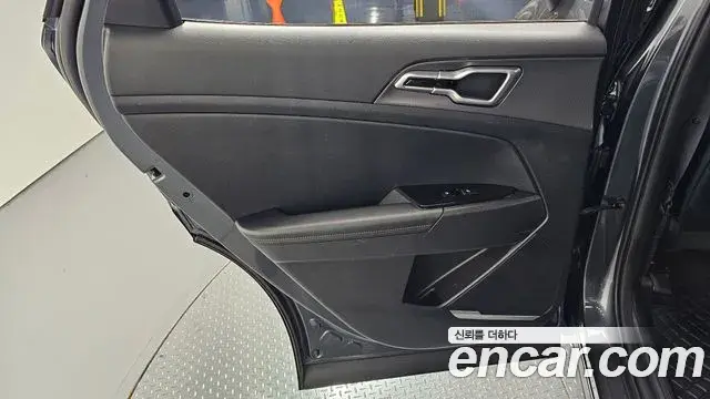 Kia Sportage 2022 — Photo 10/31