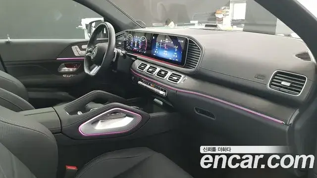 Mercedes-Benz GLE-Class 2025 — Photo 8/17