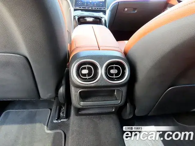 Mercedes-Benz GLC-Class 2025 — Photo 13/20