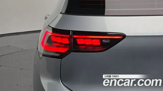 Volkswagen Golf 2026 — Şəkil 31/35