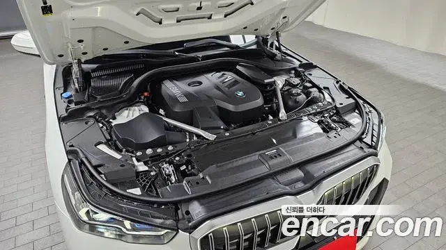 BMW 5 Series 2025 — Photo 6/20