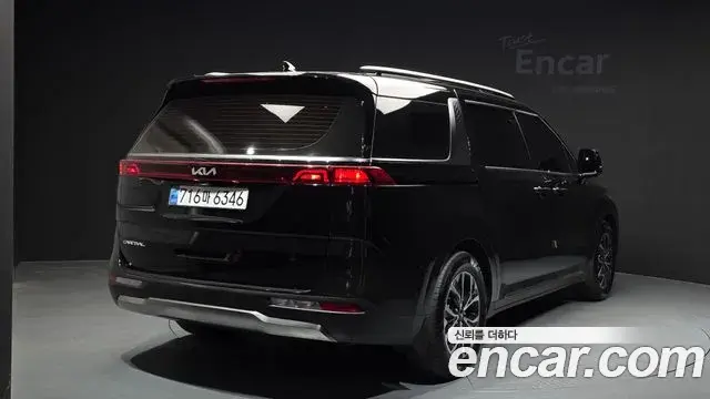 Kia Carnival 2023 — Şəkil 10/20
