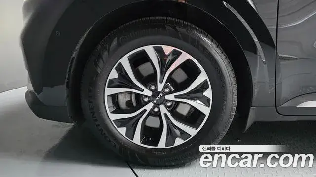 Kia Carnival 2023 — Şəkil 7/20