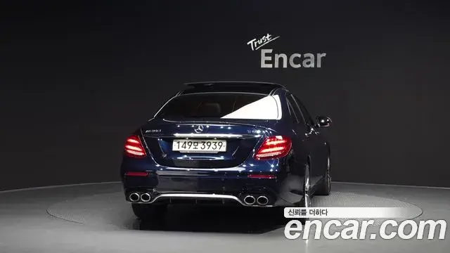 Mercedes-Benz E-Class 2019 — Photo 4/20