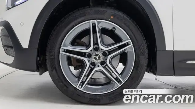 Mercedes-Benz GLB-Class 2022 — Фото 3/20