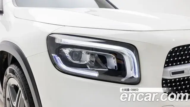 Mercedes-Benz GLB-Class 2022 — Фото 11/20
