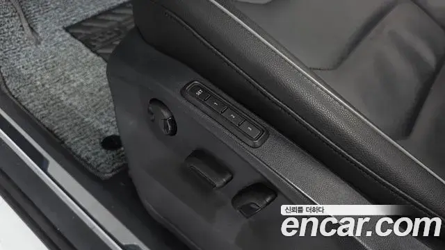 Volkswagen Tiguan 2018 — Şəkil 11/35