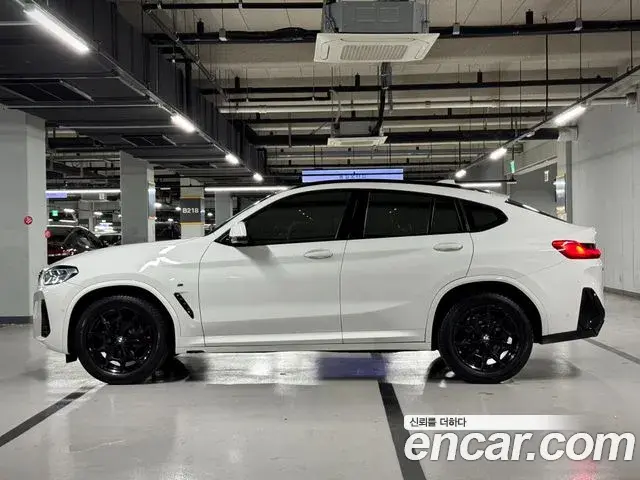 BMW X4 2022 — Photo 19/20