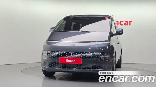 Hyundai Staria 2021 — ფოტო 3/20