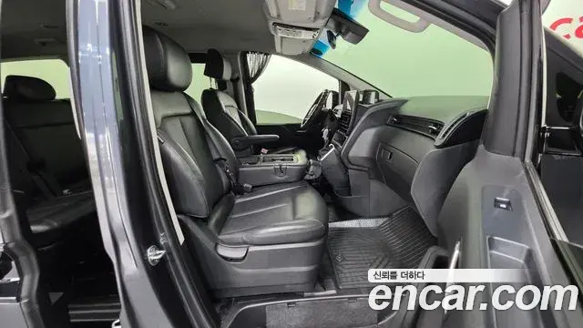 Hyundai Staria 2021 — ფოტო 10/20