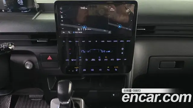 Hyundai Staria 2021 — ფოტო 13/20
