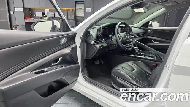 Hyundai The New Avante Hybrid 2022 — Photo 8/30