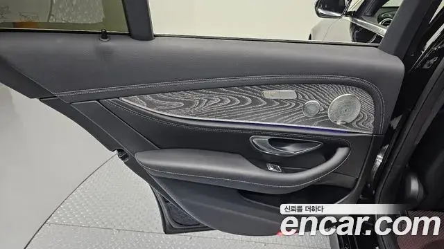 Mercedes-Benz E-Class 2022 — Şəkil 14/30