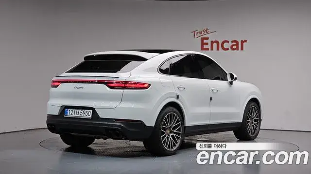 Porsche Cayenne 2022 — Photo 1/20