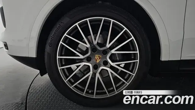 Porsche Cayenne 2022 — Photo 4/20