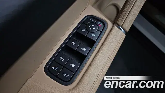 Porsche Cayenne 2022 — Photo 19/20