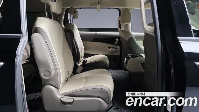 Kia Carnival 2022 — Photo 11/20