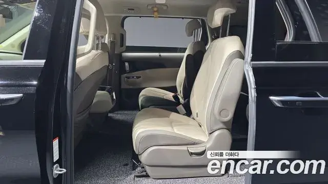 Kia Carnival 2022 — Photo 12/20