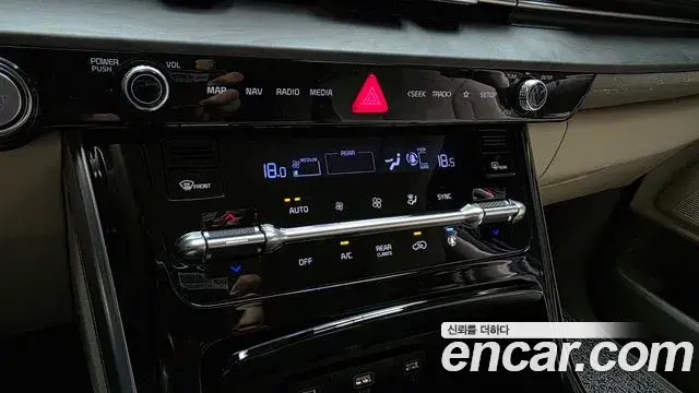 Kia Carnival 2022 — Photo 17/20