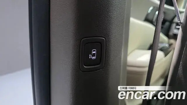 Kia Carnival 2022 — Photo 18/20